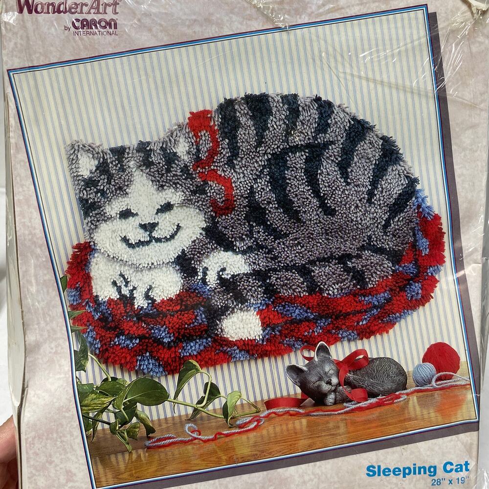 Vintage Wonder Art Sleeping Cat Latch Hook Kit 28" x 19"